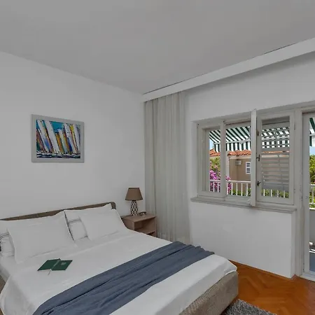 Beach Apartments * Makarska