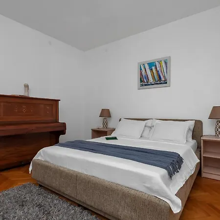 Апартаменти Beach Apartments