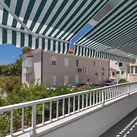 Апартаменти Beach Apartments